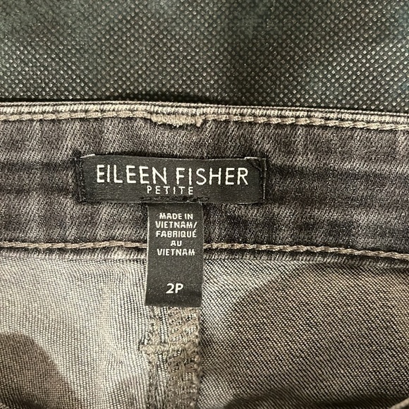 🔥Eileen Fisher Gray High Rise Jeans with Distressed Look🔥 - Picture 5 of 8